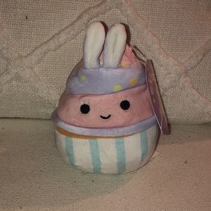 NWT Squishmallow Easter Aligail the cupcake with bunny ears